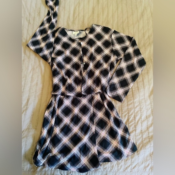 Girl's 2 Piece Outfits - Picture 4 of 11